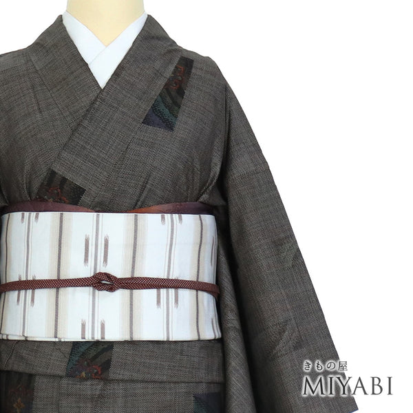 紬 リサイクル 身丈159.5cm 裄66.4cm 袷 短冊に華紋模様 ブラウン Mサイズ カジュアル お洒落 証紙 正絹 広衿 Sランク