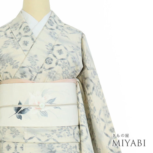 紬 リサイクル 身丈158.5cm 裄65.4cm 袷 草花柄 アイボリー Mサイズ お洒落 カジュアル 正絹 広衿 Sランク