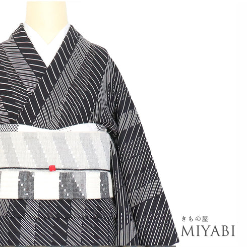 小紋 リサイクル 身丈158.5cm 裄65.6cm 袷 幾何学模様 ブラック Mサイズ お洒落 カジュアル 正絹 広衿 Sランク