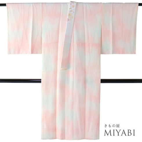 長襦袢 リサイクル 長襦袢 身丈128.8cm 裄66.4cm 袷 刺繍衿 ぼかし 地紋 ピンク Mサイズ 正絹 Aランク