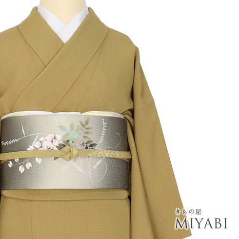 色無地 リサイクル 身丈154.4cm 裄62.2cm 袷 イエロー Sサイズ セミフォーマル お洒落 落款 一つ紋 正絹 広衿 地紋なし Sランク