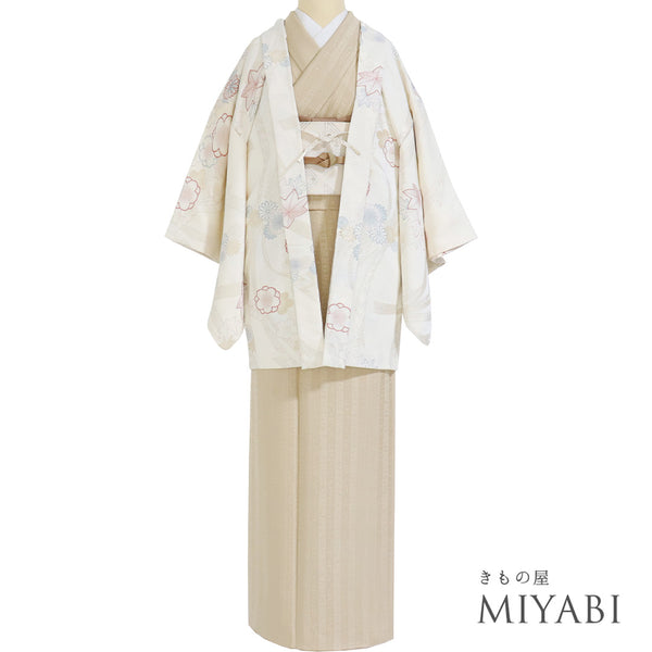 羽織 リサイクル 身丈80cm 裄64.8cm 袷 菊や梅や紅葉柄 地紋 アイボリー Mサイズ セミフォーマル お洒落 一つ紋 しつけ糸 正絹 Sランク