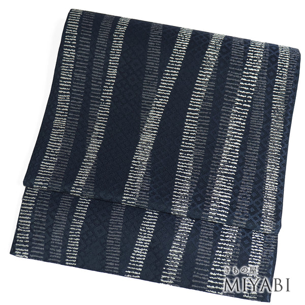 袋帯 リサイクル 帯丈436cm 六通 よろけ縞模様 ネイビー Mサイズ 混合 新品・未使用品 お洒落