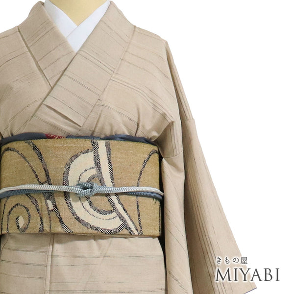 紬 リサイクル 身丈153.5cm 裄62.6cm 袷 ボーダー柄 仕立て直し品 ベージュ Sサイズ カジュアル お洒落 正絹 広衿 Aランク