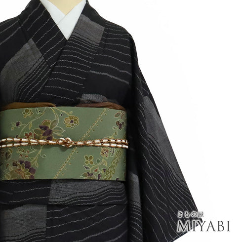 大島紬 リサイクル 身丈162.3cm 裄49.5cm 袷 デザイン縞模様 ブラウン Lサイズ お洒落 カジュアル 証紙 しつけ糸 正絹 広衿 Sランク