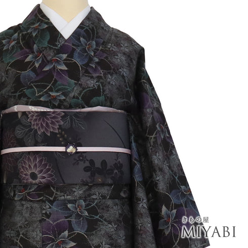 紬 リサイクル 身丈158.8cm 裄65.3cm 袷 花柄 ブラック Mサイズ お洒落 カジュアル しつけ糸 正絹 広衿 Sランク