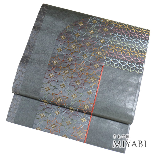 袋帯 リサイクル 帯丈430cm 六通 麻の葉繋ぎ模様 グレー Sサイズ 正絹 新品・未使用品 お洒落