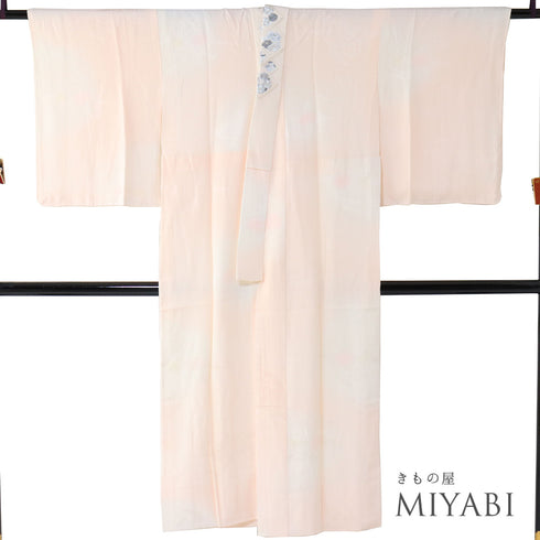 長襦袢 リサイクル 長襦袢 身丈137cm 裄65.2cm 袷 山柄 地紋 刺繍衿付き ピンク Mサイズ 正絹 Sランク