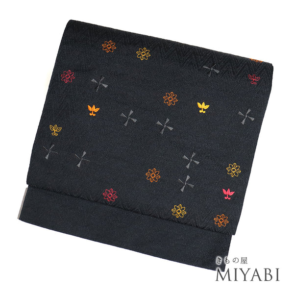 名古屋帯 リサイクル 帯丈373cm ポイント柄 地紋 花柄 ブラック Mサイズ 不明 新品・未使用品 カジュアル お洒落