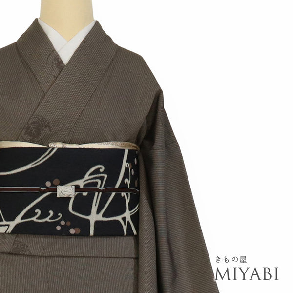 小紋 リサイクル 身丈65.2cm 裄67.4cm 袷 お召し 縞模様 葡萄柄 ブラウン 規格外サイズ お洒落 正絹 広衿 Sランク