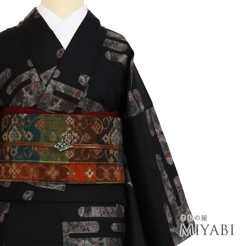 大島紬 リサイクル 身丈162cm 裄64.8cm 袷 美保姿 エ霞 蔦柄 花柄 韓国産 ブラック Lサイズ カジュアル お洒落 証紙 しつけ糸 正絹 広衿 Sランク大島紬 リサイクル 身丈162cm 裄64.8cm 袷 美保姿 エ霞 蔦柄 花柄 韓国産 ブラック Lサイズ カジュアル お洒落 証紙 しつけ糸 正絹 広衿 Sランク