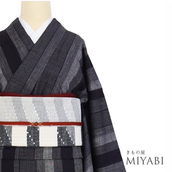 結城紬 リサイクル 身丈161.5cm 裄67.8cm 袷 デザイン縞柄 ブラック Lサイズ カジュアル お洒落 証紙 正絹 広衿 Sランク