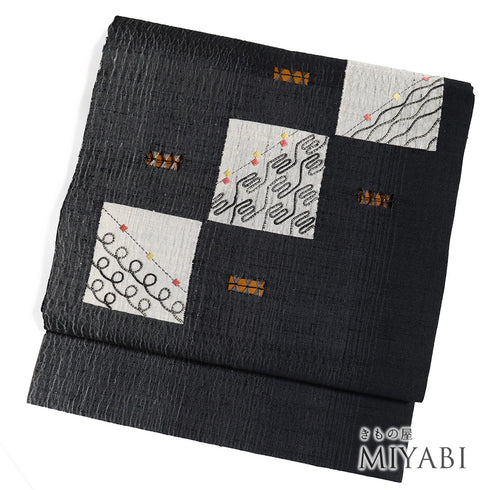 名古屋帯 リサイクル 帯丈383cm ポイント柄 四角にコード刺繍 ドロンワーク 縦ぼかし ブラック Lサイズ 不明 Sランク お洒落 カジュアル