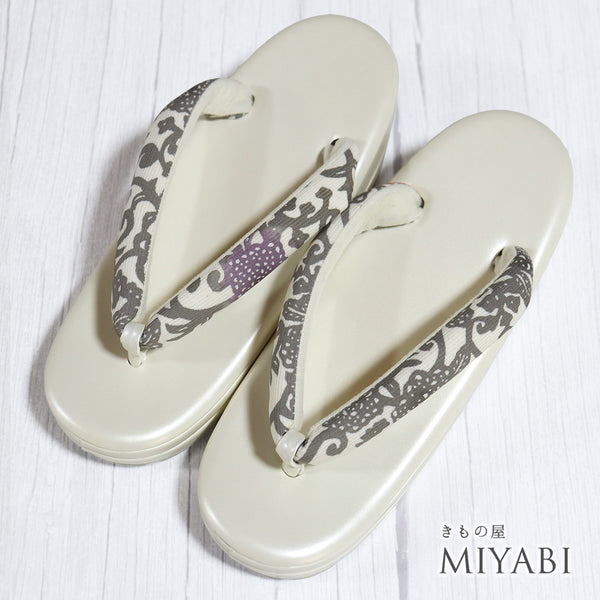 草履 新品 アイボリー 新品・未使用品 紅型染