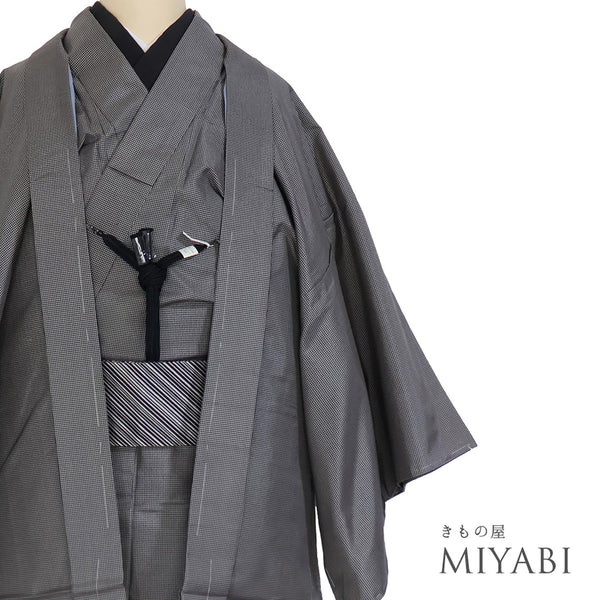 アンサンブル 男物 リサイクル 身丈138.3cm 裄68.4cm 羽織丈89cm 袷 紬 グレー SSサイズ お洒落 カジュアル しつけ糸 正絹 バチ衿 Sランク