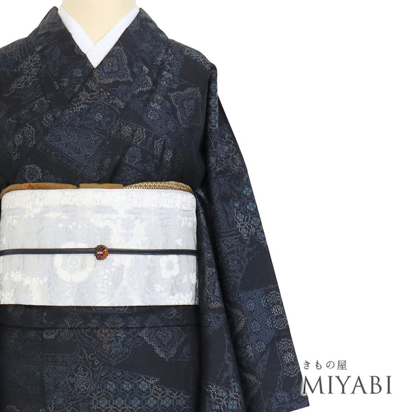 大島紬 リサイクル 身丈158cm 裄67cm 袷 オリエンタル柄 ネイビー Mサイズ カジュアル お洒落 正絹 広衿 Sランク