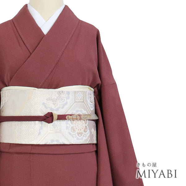 色無地 リサイクル 身丈164.5cm 裄66.6cm 袷 草木染め レッド Lサイズ お洒落 しつけ糸 正絹 広衿 Sランク