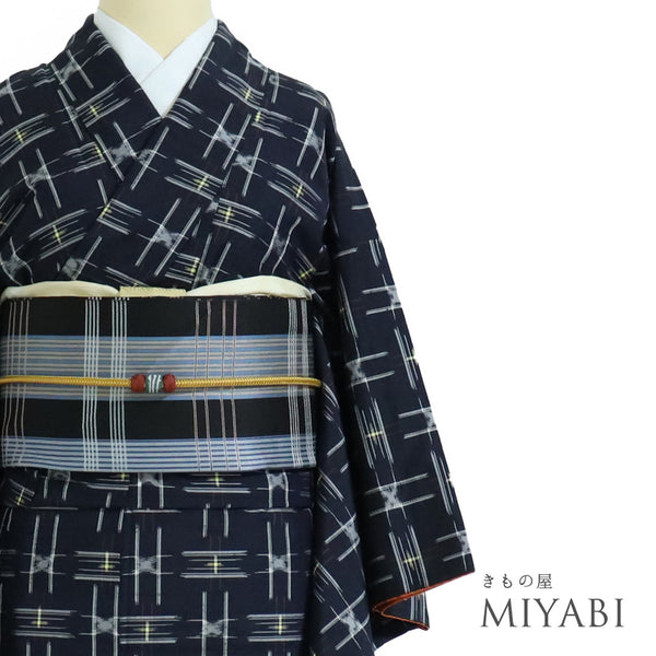 紬 リサイクル 身丈152.2cm 裄62.4cm 袷 琉球かすり 絣柄 ネイビー Sサイズ お洒落 カジュアル 証紙 正絹 広衿 Aランク