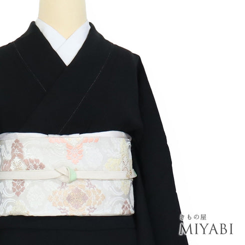 色無地 リサイクル 身丈160cm 裄69.4cm 袷 ブラック Mサイズ お洒落 一つ紋 真向き月に星紋 正絹 広衿 地紋なし Sランク