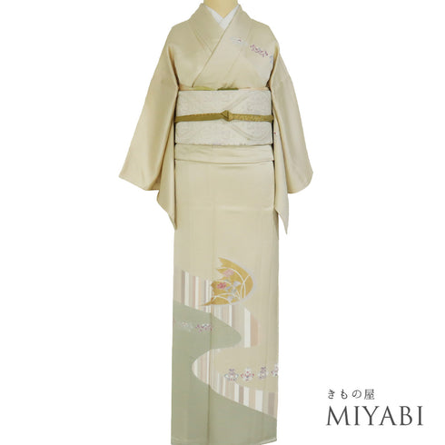 付下げ リサイクル 身丈159.5cm 裄62.8cm 単衣 花柄 流水柄 箔加工 アイボリー Mサイズ お洒落 正絹 広衿 Sランク