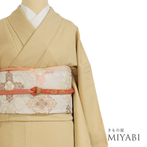 色無地 リサイクル 身丈164.2cm 裄64.6cm 袷 ベージュ Lサイズ お洒落 落款 しつけ糸 正絹 広衿 地紋あり Sランク