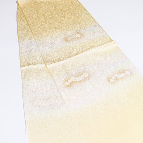 帯揚げ リサイクル お洒落 ちりめん 正絹 オレンジ ぼかしにデザイン四角模様 新品・未使用品 AG-1227