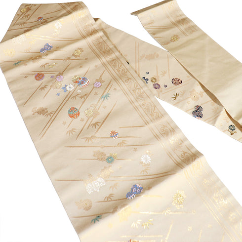 名古屋帯 リサイクル 帯丈361.5cm 六通 手毬柄 菊柄 竹柄 西陣いまい 部分刺繍 ベージュ Mサイズ 正絹 新品・未使用品 お洒落 落款