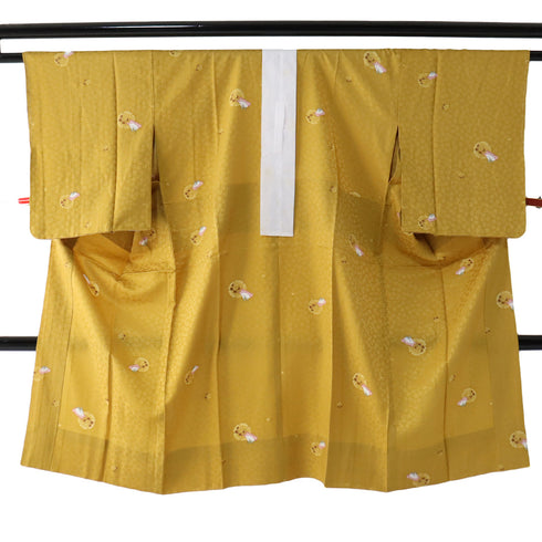 長襦袢 リサイクル 長襦袢 身丈116.5cm 裄62.8cm 袷 桜の地紋 雪輪にうさぎ柄 後身頃居敷当て付き イエロー Sサイズ お洒落 しつけ糸 正絹 袖無双 未使用品