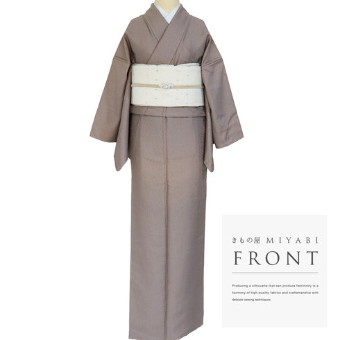 色無地 リサイクル 身丈157.5cm 裄65.6cm 袷 唐草模様 ベージュ Mサイズ セミフォーマル お洒落 落款 一つ紋 しつけ糸 正絹 広衿 地紋あり Aランク