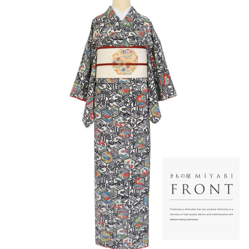 小紋 リサイクル 身丈151.7cm 裄61.2cm 袷 亀甲に松竹梅 アイボリー Sサイズ お洒落 正絹 広衿 Sランク