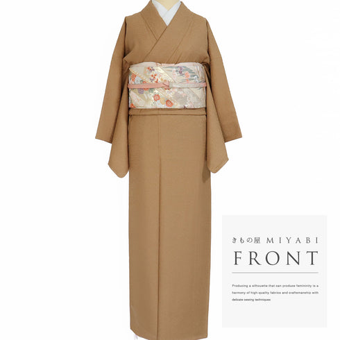 色無地 リサイクル 身丈157cm 裄64.4cm 袷 ブラウン Mサイズ セミフォーマル 落款 証紙 一つ紋 しつけ糸 正絹 広衿 地紋あり Sランク