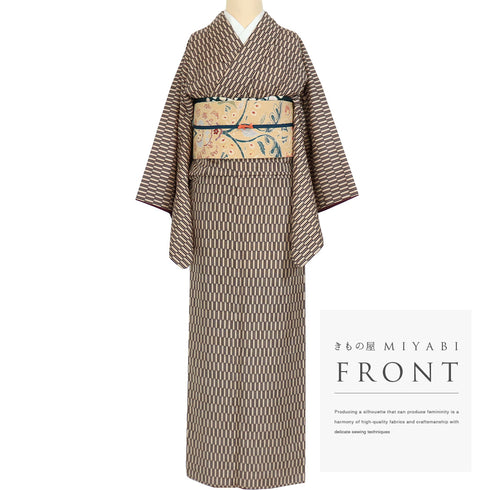 紬 リサイクル 身丈159cm 裄63.2cm 袷 大島紬 矢羽根柄 芭蕉庵 染め ブラウン Mサイズ お洒落 正絹 広衿 Sランク