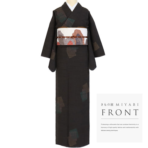 紬 リサイクル 身丈156cm 裄62.6cm 袷 色紙柄 ブラック Mサイズ カジュアル お洒落 しつけ糸 正絹 広衿 Sランク