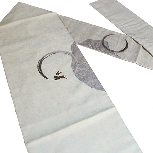 名古屋帯 リサイクル 帯丈379cm ポイント柄 うさぎ柄 地紋 織り出し柄 グレー Mサイズ 正絹 Sランク お洒落 落款