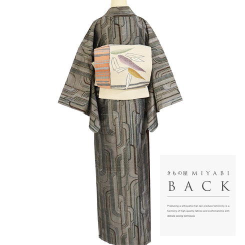 紬 リサイクル 身丈158cm 裄64cm 袷 幾何学模様 パールトーン加工 ブラウン Mサイズ お洒落 カジュアル しつけ糸 正絹 広衿 Sランク