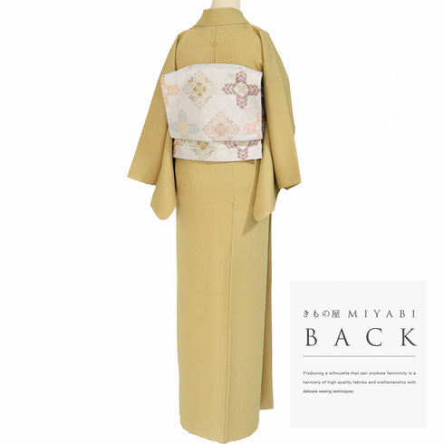 色無地 リサイクル 身丈159cm 裄63.4cm 袷 イエロー Mサイズ フォーマル お洒落 落款 一つ紋 正絹 広衿 地紋あり Sランク