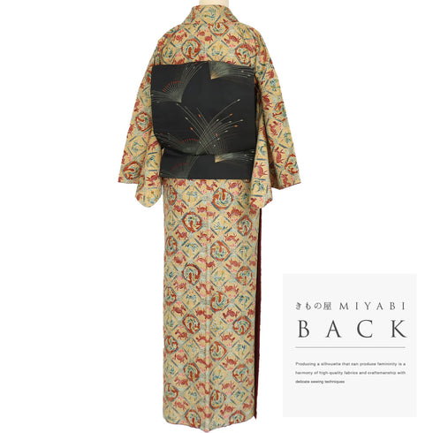 紬 リサイクル 身丈154cm 裄63.8cm 袷 菱形に鳥柄 ベージュ Sサイズ お洒落 カジュアル 正絹 広衿 Sランク