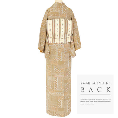 小紋 リサイクル 身丈159.8cm 裄64cm 袷 幾何学柄 ブラウン Mサイズ お洒落 カジュアル 正絹 広衿 Sランク