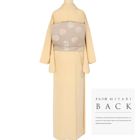 色無地 リサイクル 身丈157.5cm 裄66.8cm 袷 ベージュ Mサイズ お洒落 正絹 広衿 地紋なし Aランク