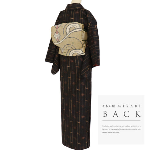 紬 リサイクル 身丈156.5cm 裄63.6cm 袷 本場久米島紬 ブラック Mサイズ カジュアル お洒落 証紙 正絹 広衿 Aランク