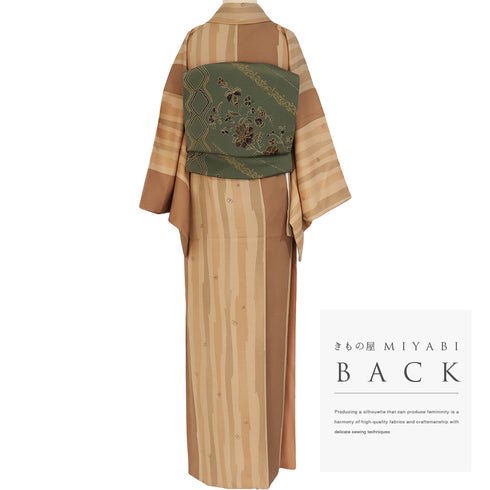 小紋 リサイクル 身丈158.8cm 裄64.4cm 袷 デザイン縞模様 瓢箪柄 ブラウン Mサイズ お洒落 カジュアル 正絹 広衿 Sランク