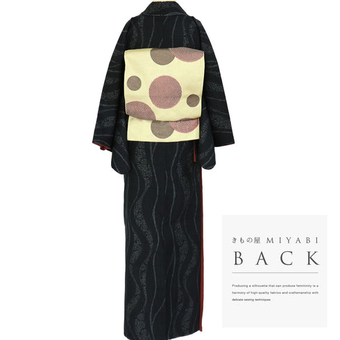 結城紬 リサイクル 身丈161cm 裄66cm 袷 曲線柄 ブラック Lサイズ お洒落 カジュアル 証紙 しつけ糸 正絹 広衿 新品・未使用品