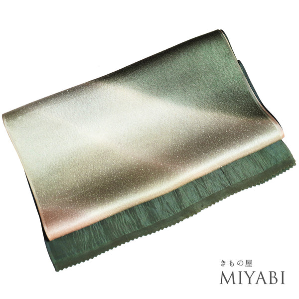 帯揚げ リサイクル 綸子 正絹 グリーン セミフォーマル お洒落 ぼかし柄 新品・未使用品 AG-1105