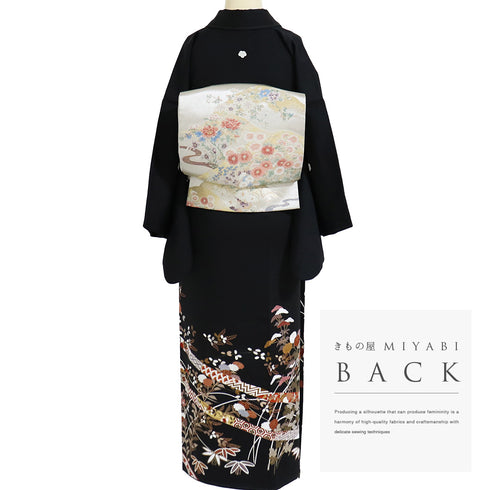 黒留袖 リサイクル 身丈158cm 裄64.4cm 袷 金駒刺繍 紅葉柄 パールトーン加工 ブラック Mサイズ 五つ紋 正絹 広衿 Sランク