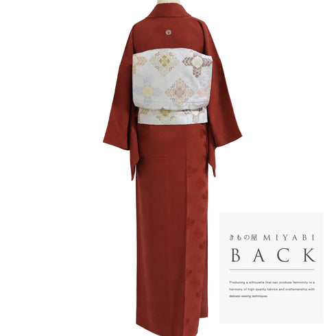 色無地 リサイクル 身丈164cm 裄65.2cm 袷 レッド Lサイズ セミフォーマル 一つ紋 正絹 広衿 地紋あり Sランク