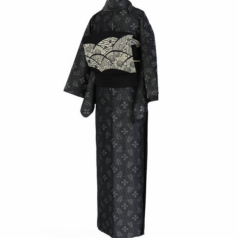 紬 リサイクル 身丈157.5cm 裄63.2cm 単衣 縦枠柄 ブラック Mサイズ お洒落 カジュアル しつけ糸 正絹 広衿 Sランク