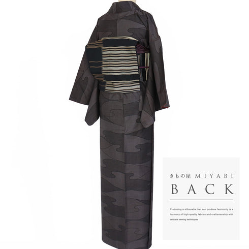 紬 リサイクル 身丈156.2cm 裄65cm 袷 幾何学柄 ブラック Mサイズ カジュアル お洒落 正絹 広衿 Sランク