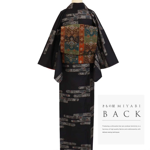 大島紬 リサイクル 身丈162cm 裄64.8cm 袷 美保姿 エ霞 蔦柄 花柄 韓国産 ブラック Lサイズ カジュアル お洒落 証紙 しつけ糸 正絹 広衿 Sランク大島紬 リサイクル 身丈162cm 裄64.8cm 袷 美保姿 エ霞 蔦柄 花柄 韓国産 ブラック Lサイズ カジュアル お洒落 証紙 しつけ糸 正絹 広衿 Sランク