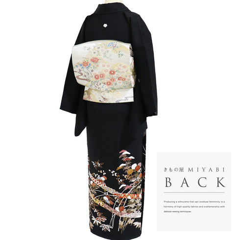 黒留袖 リサイクル 身丈158cm 裄64.4cm 袷 金駒刺繍 紅葉柄 パールトーン加工 ブラック Mサイズ 五つ紋 正絹 広衿 Sランク