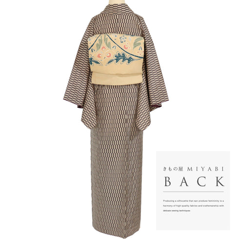 紬 リサイクル 身丈159cm 裄63.2cm 袷 大島紬 矢羽根柄 芭蕉庵 染め ブラウン Mサイズ お洒落 正絹 広衿 Sランク